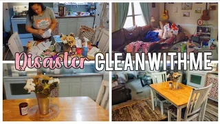 COMPLETE DISASTER | SINGLE WIDE MOBILE HOME CLEAN WITH ME