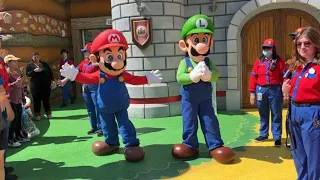 Mario & Luigi take photos & Power-Ups w/ people (full meet) Universal Studios Hollywood LA 05142023