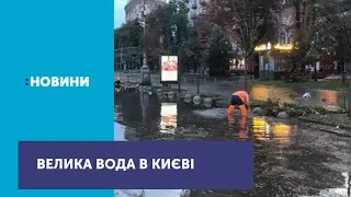 У Києві комунальники долають наслідки негоди