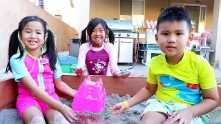 Emma & Jannie Pretend Play with Beach Toys and Sand Box
