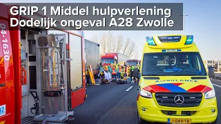 GRIP 1 Middel hulpverlening dodelijk ongeval 1 auto 2 vrachtwagens A28 Zwolle - ©StefanVerkerk.nl