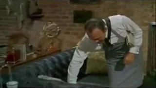 Terry-Thomas in "How To Murder Your Wife" - (1965)