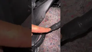 Lada Vesta пассажирский ролик весь мокрый , причина трубка от конденсата не герметична ☝🏻