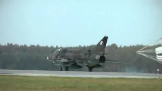 Su-22 lądowanie na Krzesinach