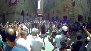 Tratta Palio di Siena 29 giugno 2022 cavallo Bruco