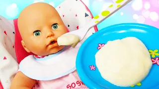 La bambola Annabelle - Prepariamo la pappa nella cucina giocattolo! Giochi per bambini con Nenuco