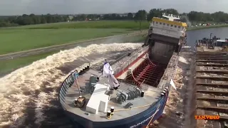 Reverse video of the ship's descent #Ship #Launch #Reverse video