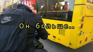 Как ездить на мотоцикле в городе? Поехали покатаемся на литровом байке. Стритбайк или спортбайк?