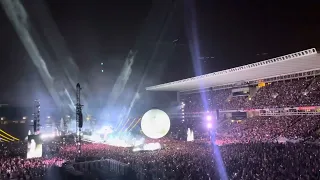 (4k) - Insane Lightshow - The Weeknd - ‘Blinding Lights + Outro’ - Live in Barcelona