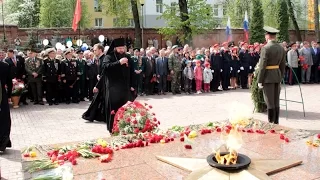 В сквере Памяти Героев у Вечного огня прошел митинг в честь 70-летия Победы