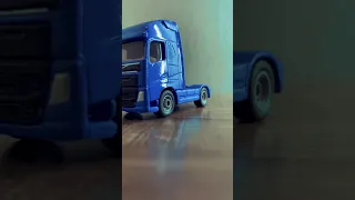 VOLVO TRUCK #shorts #shortvideo #short #volvotrucks #toys #diecast #mainananak #trukmainan #truck