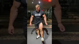 Jay cutler iconic quad stomp pose after retirement 😯😯