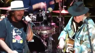 Pearl Jam - Throw Your Hatred Down with Neil Young - Bridge School Benefit (October 26, 2014)