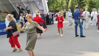 Танцы 💃в парке Горького😋 Харьков Сентябрь 2021