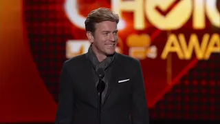 Ewan McGregor on the Red Carpet and as a presenter at the 2012 People's Choice Awards