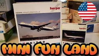 unbox two boxes of Scale 1:500 Herpa Wings United Airlines aircraft model (000758 z)