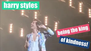 harry styles being the king of kindness for 14 minutes straight