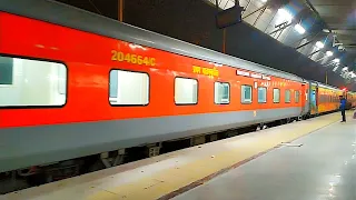 02418 प्रयागराज एक्सप्रेस | Prayagraj Express Arrive and Departure from Kanpur Central