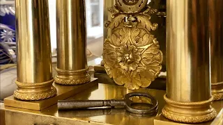 Restauration pendule portique en bronze doré 1855 mouvement de Paris  restoration. Alive old clock