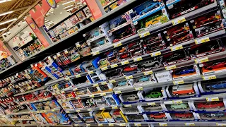 Let's search for Diecast Cars in a France supermarket. Diecast Hunting in Europe ‼️ #hotwheels #car