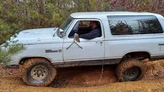 lifted ramcharger with stock steering and drop pitman arm