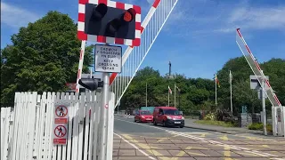 Porthmadog Level Crossing