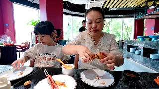 Take the kids for delicious food! Seafood Buffet