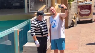 Tom the famous mime | Seaworld Orlando