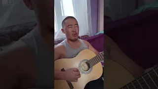 Невероятное Тувинское горловое пение! Песня в исполнении Лопсан Мундукай. Throat singing.