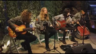 Tyler Bryant & The Shakedown - Downtown Tonight (Bale Breaker Acoustic Sessions @ Chinook Fest)