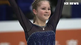 Юлия Липницкая вернулась на лед.