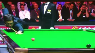 Ronnie O'Sullivan v Barry Hawkins fluke shot 2016 Masters