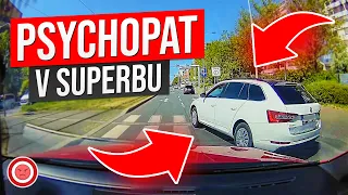 PSYCHOPAT v Superbu, NABOURAL POD VLIVEM a Nebezpečné Předjíždění - Perly Ze Silnic 146