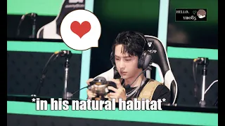 [ENG SUB] Wang Yibo 王一博 is so happy playing Peacekeeper Elite with professional gamers