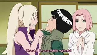 Hinata se sonroja por que naruto la vio en toalla