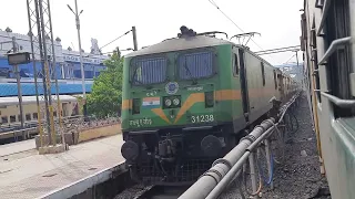 Tirupati to Puri Express Arriving to Renigunta Junction With LGD WAG 9 in 4k ultra HD