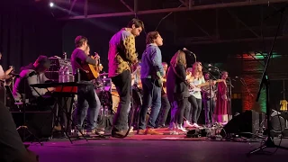 Billy Strings - "I Saw The Light" Encore (String The Halls 2019)