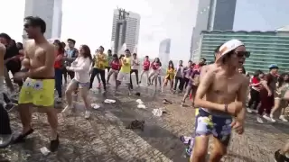 (1000 plp) Gangnam Style Flashmob Jakarta Indonesia - Thamrin Bunderan HI Sudirman Central Circle