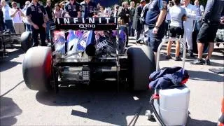 Formula 1 Redbull - God Save The Queen - Start Up and Lots of Revs