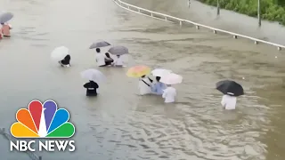 Deadly Flooding In China Leaves Passengers trapped In Subway Cars