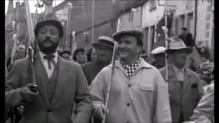 Ni vu Ni connu 1958 scène du défilé