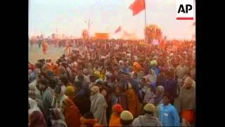 INDIA: KUMBH MELA: THE ROYAL BATH