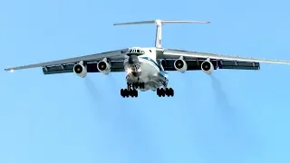 Военно-транспортный самолет Ил-76МД заходит на посадку