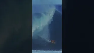 The biggest #pipeline SPIT you will ever see!! Andre Botha 🔥Edit In Comments #bodyboarding #surf