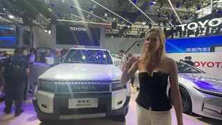 Новый Toyota Prado.  Лиса рулит