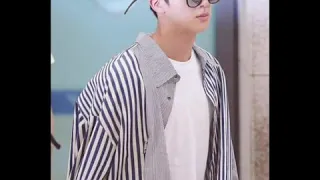 Jin at the airport✈