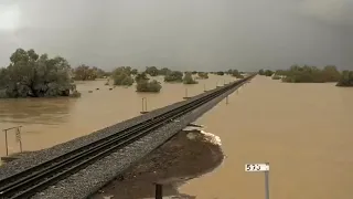 Time-Lapse Footage Shows Flood Engulfing Stretch of Queensland Railway Line / 720 p / Titanic 🚢🚣😵