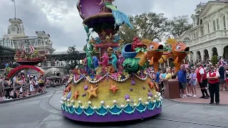 The return of the Festival of Fantasy parade at Walt Disney Worlds Magic Kingdom!