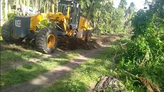 Grader work clearing the road. CLG 4165 (Equipment & Operator Channel)