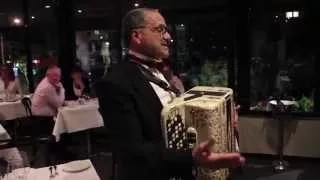 Paris Accordéon Chansons de France MannuD joue chante Edith Piaf